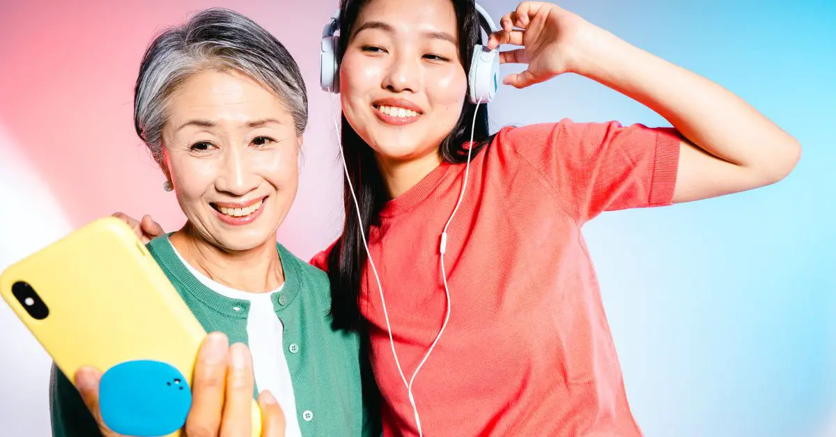 Free phones for seniors 2024